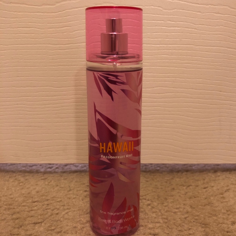 Bath&Body Works Hawaii Passionfruit KissBody Spray